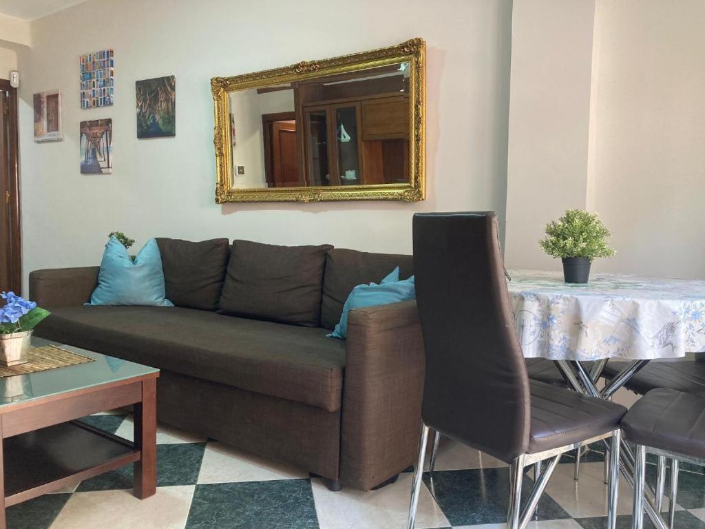 Calu Homes Cerca De Estacion De Tren Malaga Luaran gambar